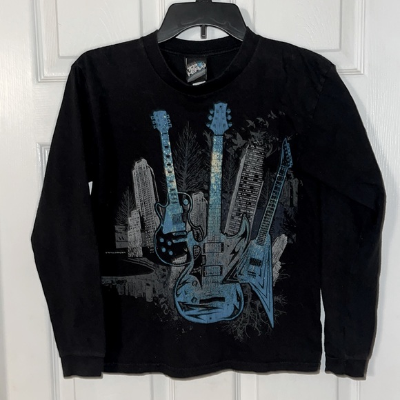 Boy’s Long Sleeve Tshirt, size Small, Black, City Scape & Electric Guitars - Picture 1 of 4